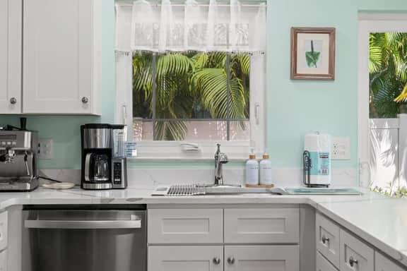 Walk to Beach | 2 Bedroom | Backyard & Coffee Bar - Image 5
